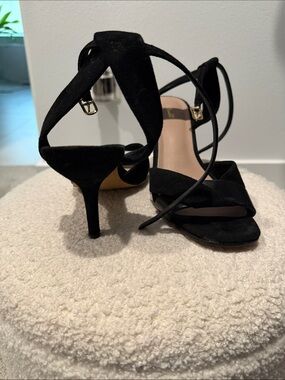Diane Von Furstenberg Black Suede Strappy Mid-Heel Sandals